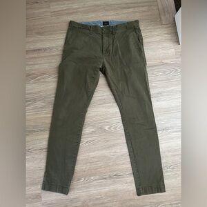 J CREW - Men's Olive Green Casual Chino Pants